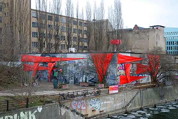 Maria am Ostbahnhof club at the river